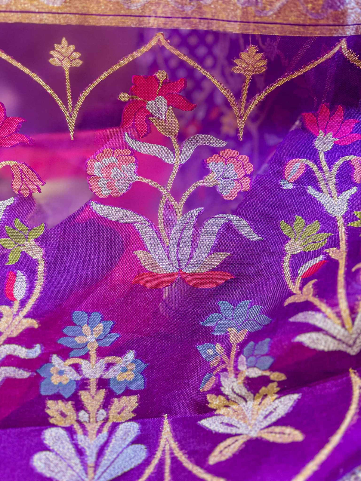 Kusumlata — Pure Handwoven Kora Jamdani Saree with Silver Jaari