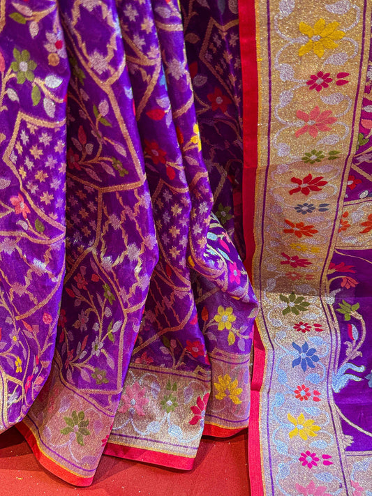 Kusumlata — Pure Handwoven Kora Jamdani Saree with Silver Jaari
