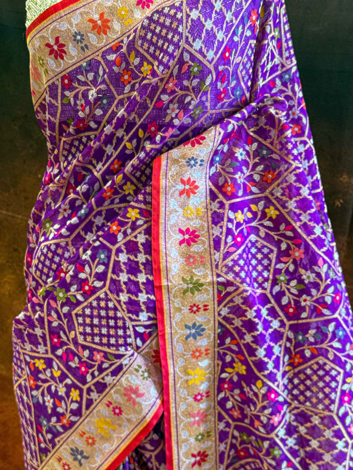 Kusumlata — Pure Handwoven Kora Jamdani Saree with Silver Jaari