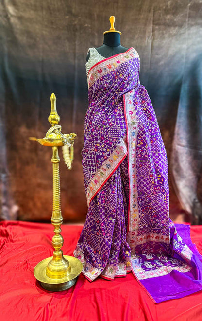 Kusumlata — Pure Handwoven Kora Jamdani Saree with Silver Jaari