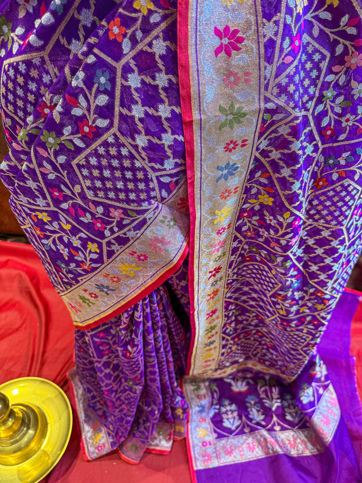 Kusumlata — Pure Handwoven Kora Jamdani Saree with Silver Jaari