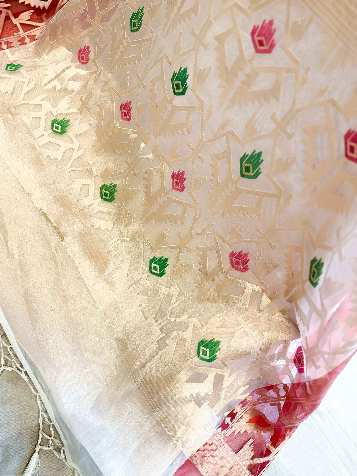 Shubranjali — Bamboo Kora Saree in White with Geometric Jaal Weave
